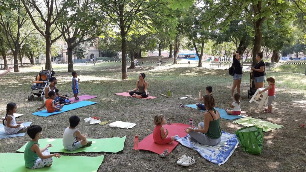 yoga per bambini al parco